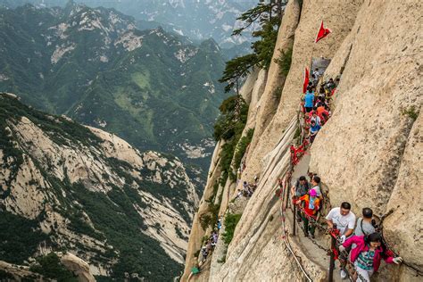 爬華山行李箱該如何處理？淺談登山與行李之擇決策